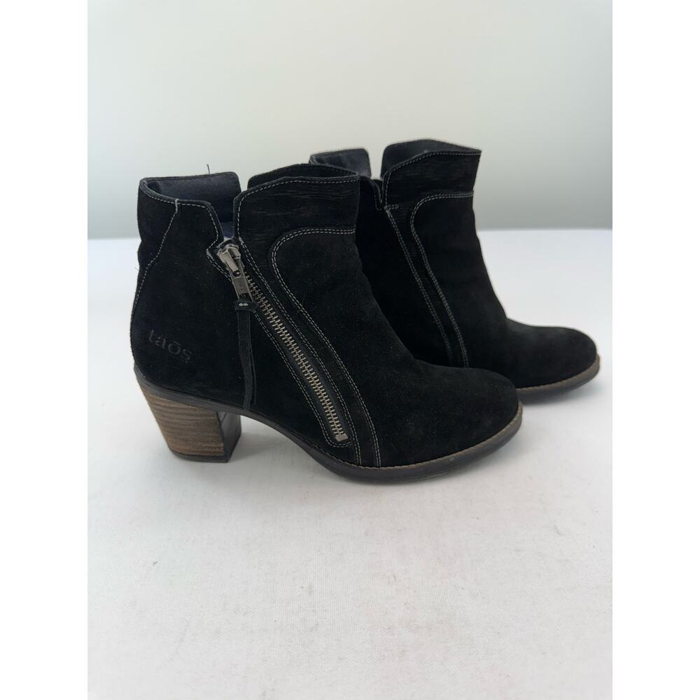 Taos Black Suede Ankle Boots Side Zip Womens Size 8.5 Capsule Booties